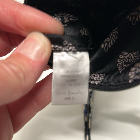 Vera Bradley Snow Lotus ID Zip Pouch and Lanyard - Picture 7 of 8